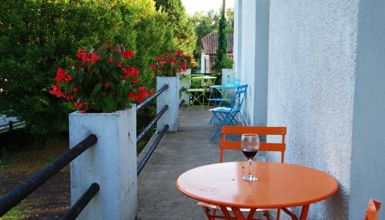 White Grape Inn Piégut-Pluviers Exteriör bild